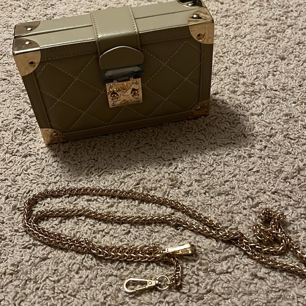 Brand new quilted box bag